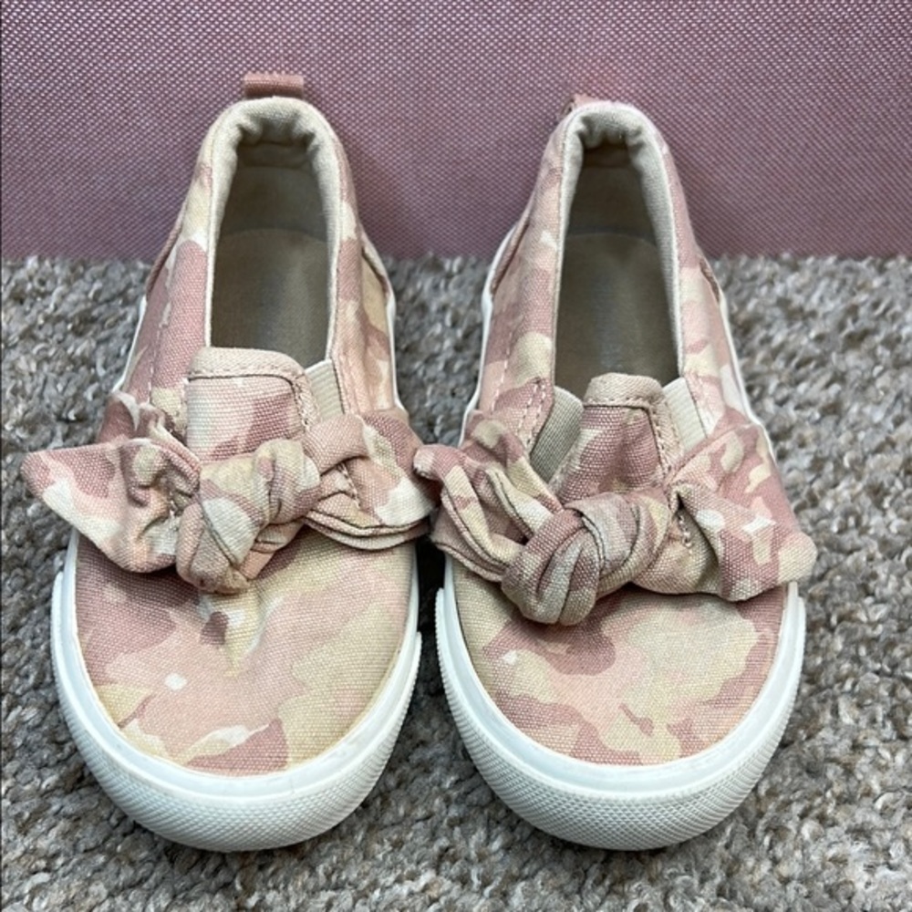 Pink and Cream Slip-On Sneakers with Bow